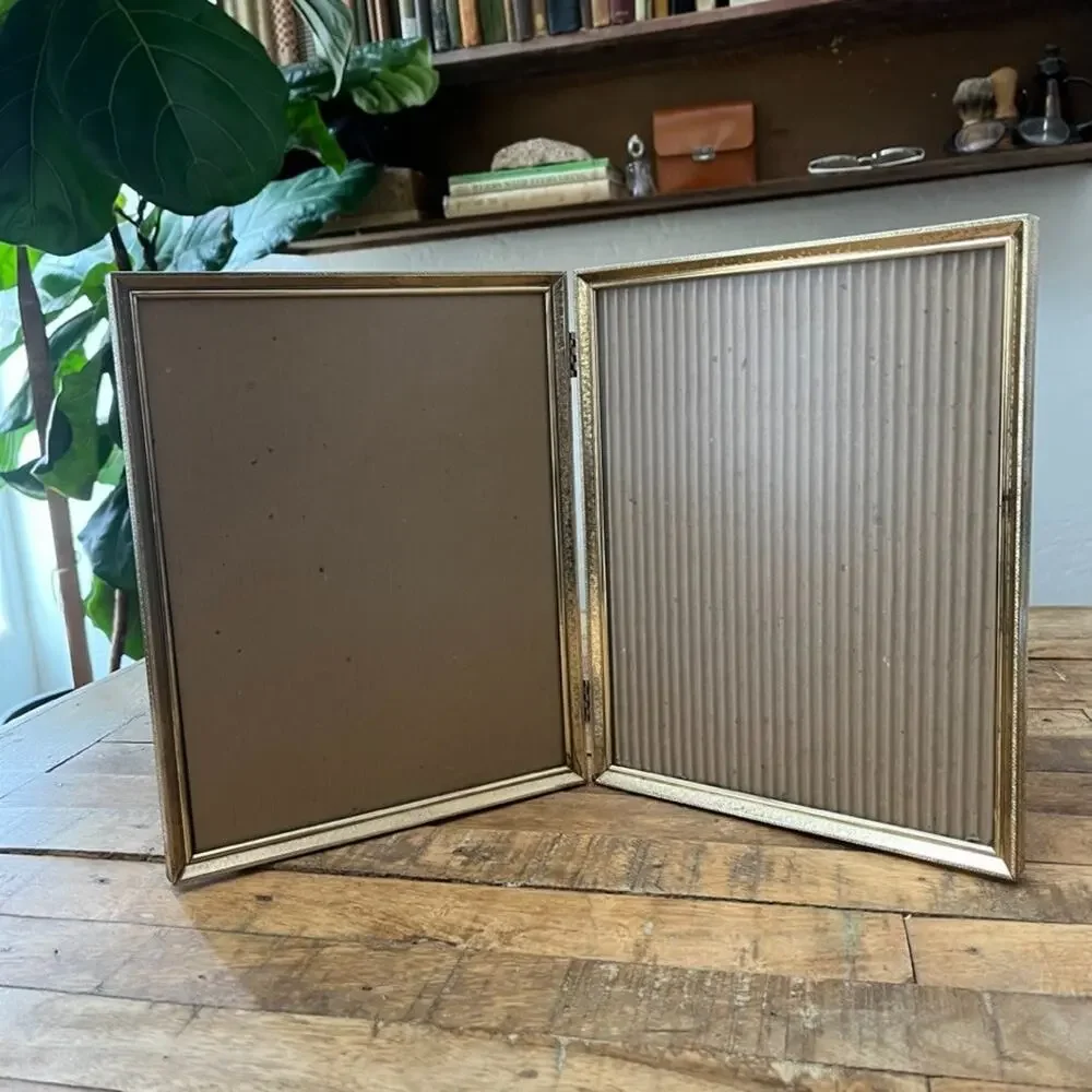 Vintage Hinged Double Picture Frame 7.25
